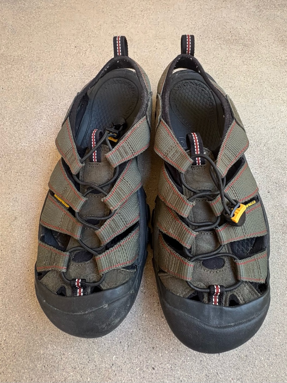 KEEN Newport H2 Mens 9 Waterproof Hiking Trail Outdoor Sandals Green Black